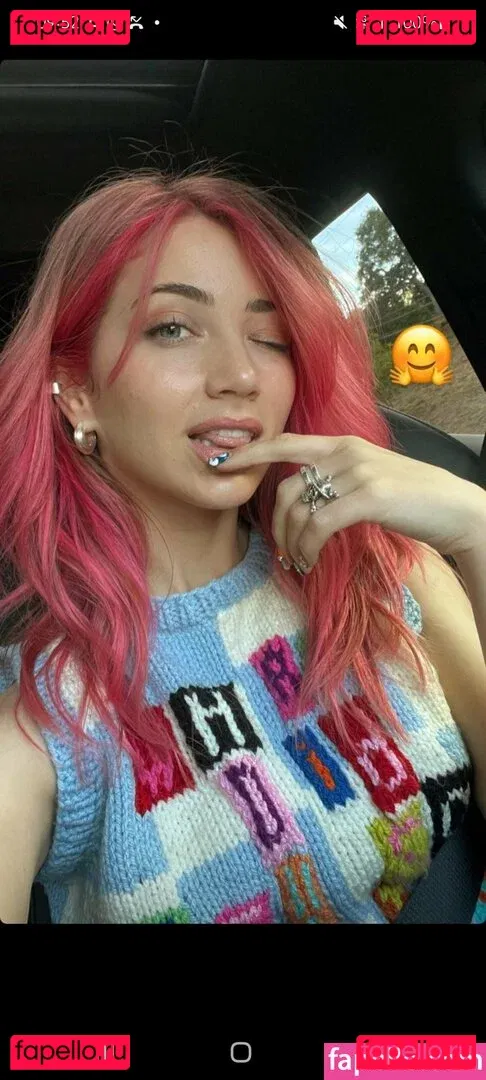 Emily Rudd Onlyfans Photo Gallery 