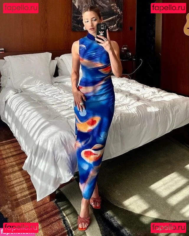 Emily Rudd Onlyfans Photo Gallery 