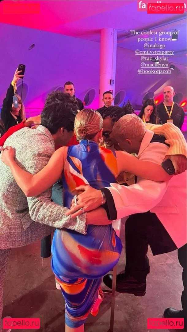 Emily Rudd Onlyfans Photo Gallery 