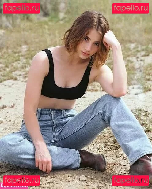 Emily Rudd Onlyfans Photo Gallery 