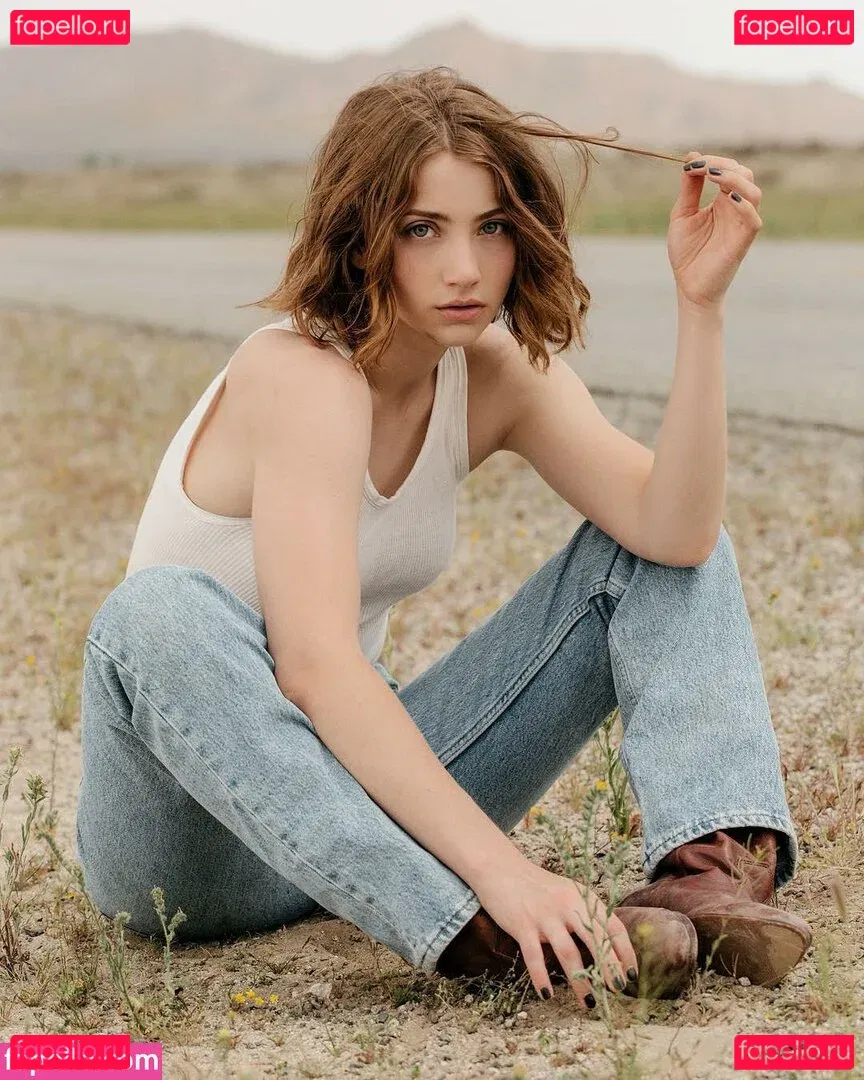 Emily Rudd Onlyfans Photo Gallery 
