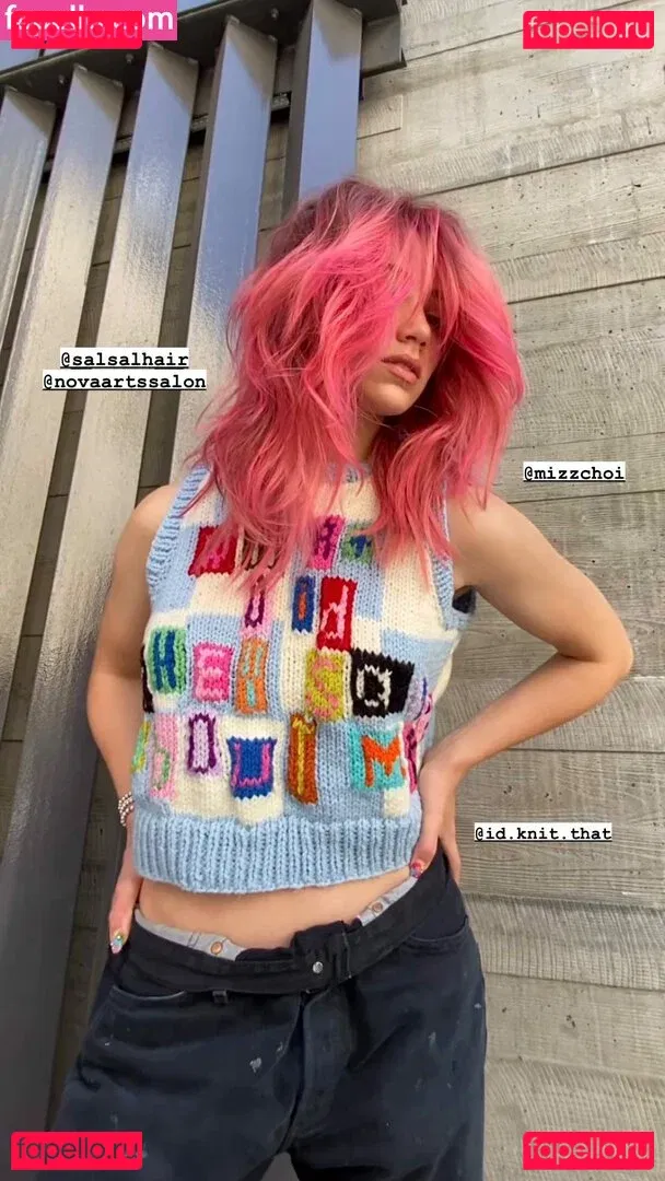 Emily Rudd Onlyfans Photo Gallery 