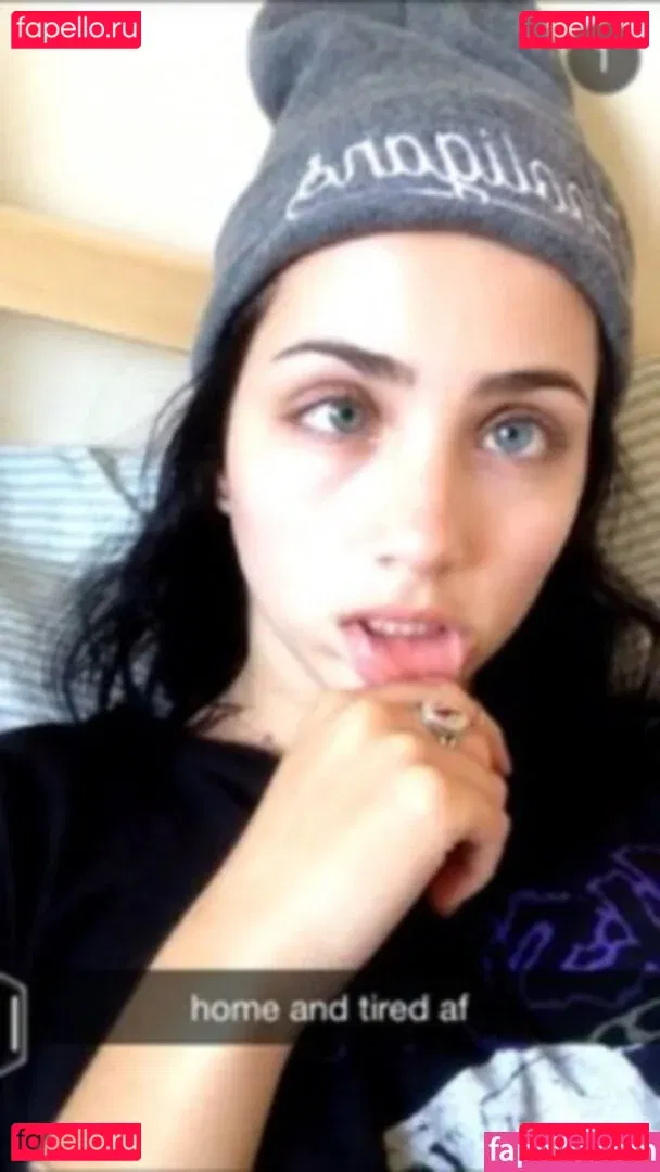 Emily Rudd Onlyfans Photo Gallery 