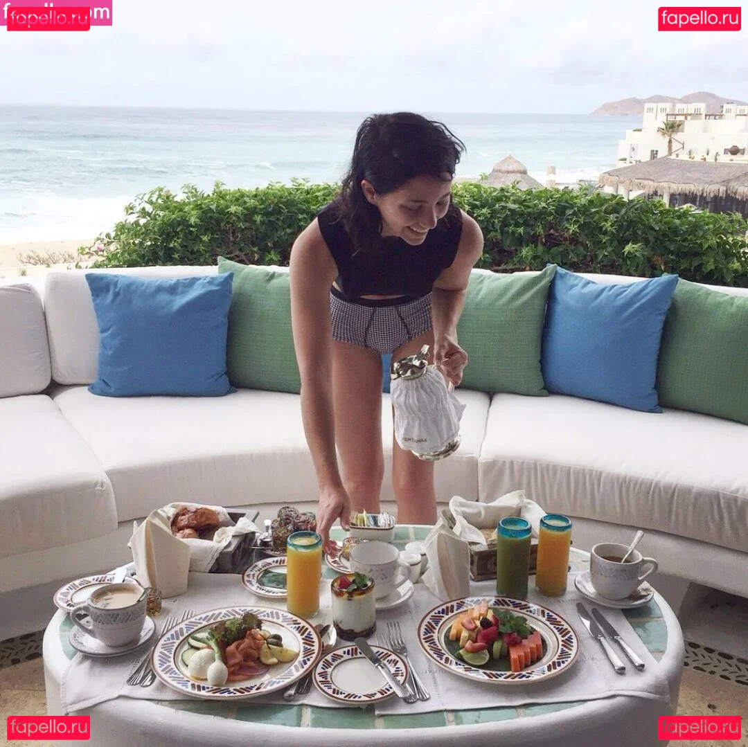 Emily Rudd Onlyfans Photo Gallery 