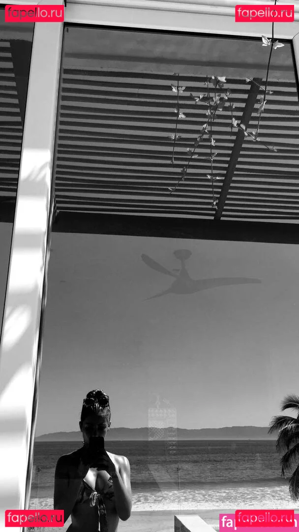 Emily Rudd Onlyfans Photo Gallery 