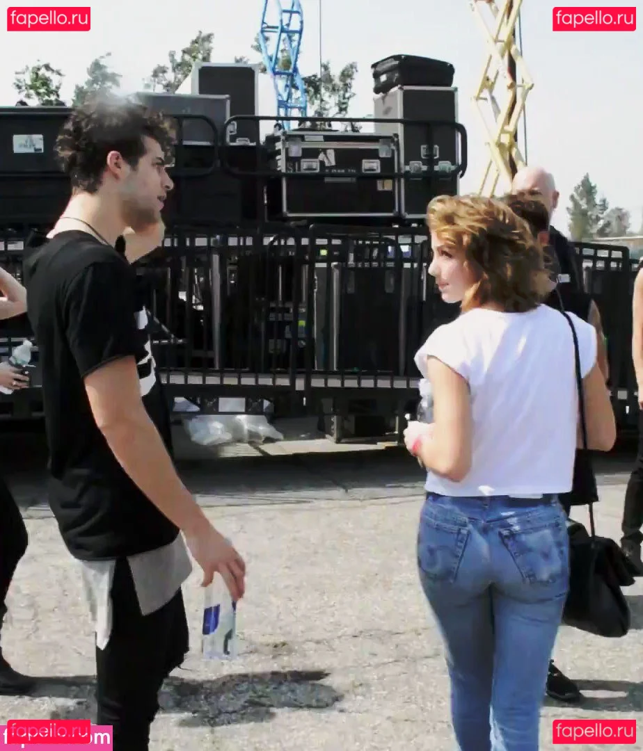 Emily Rudd Onlyfans Photo Gallery 