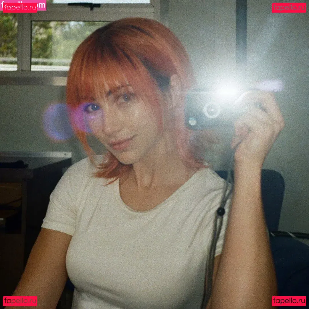 Emily Rudd Onlyfans Photo Gallery 