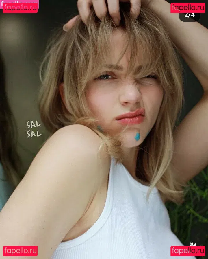 Emily Rudd Onlyfans Photo Gallery 