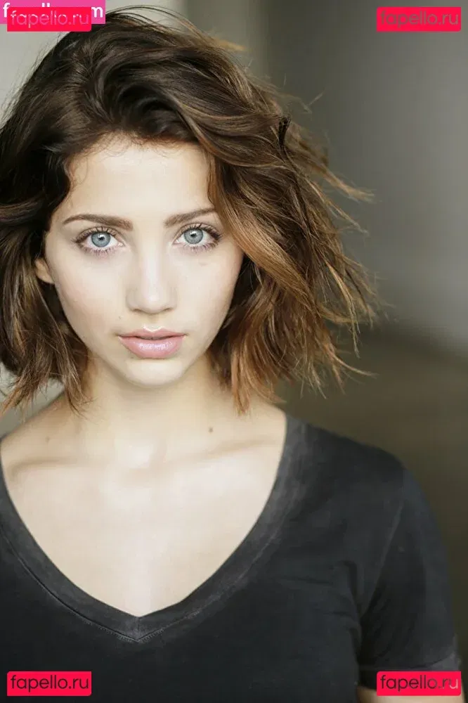 Emily Rudd Onlyfans Photo Gallery 
