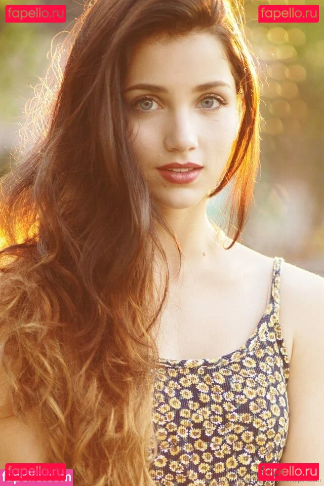 Emily Rudd Onlyfans Photo Gallery 