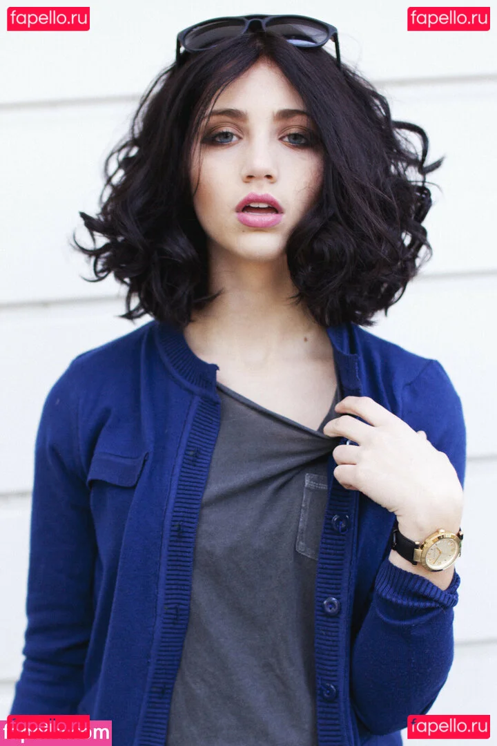 Emily Rudd Onlyfans Photo Gallery 