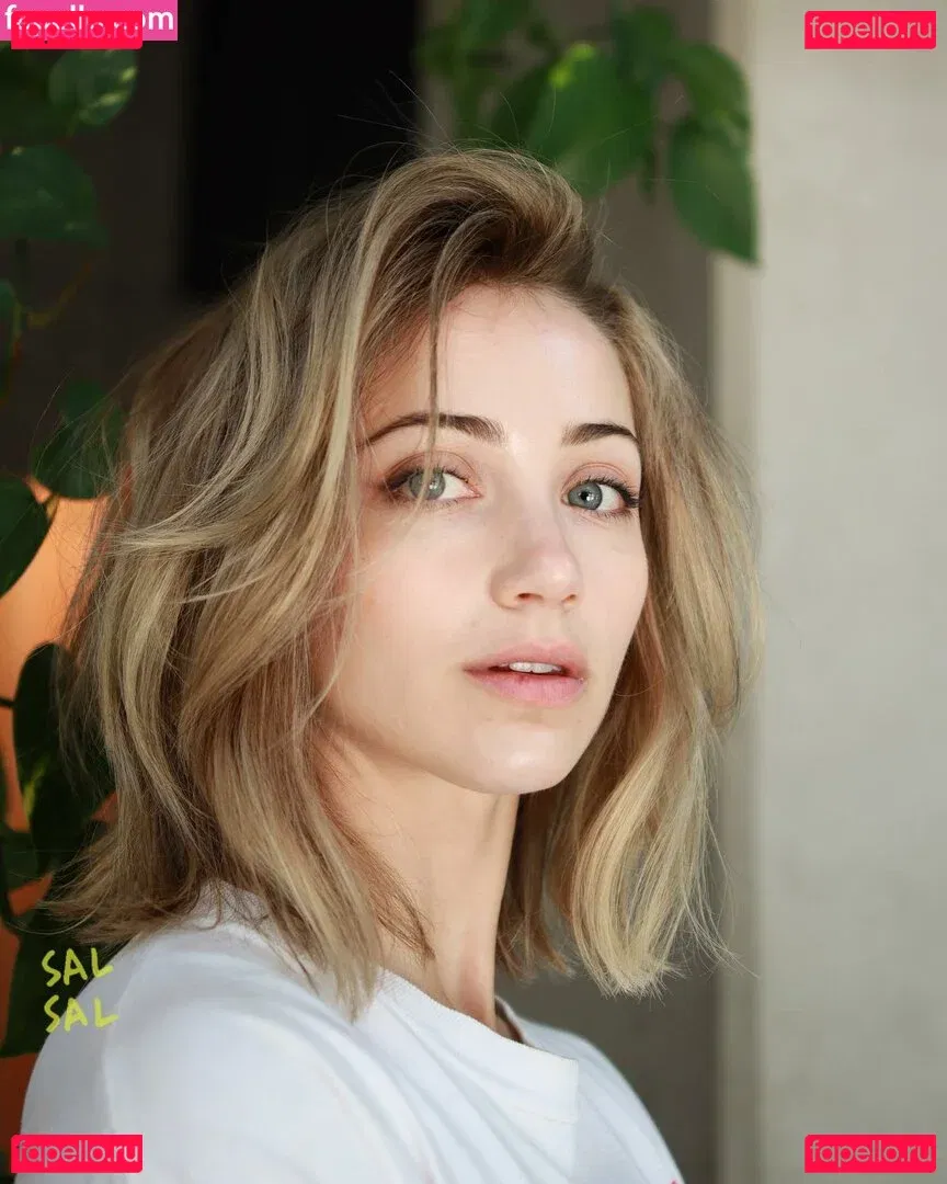 Emily Rudd Onlyfans Photo Gallery 
