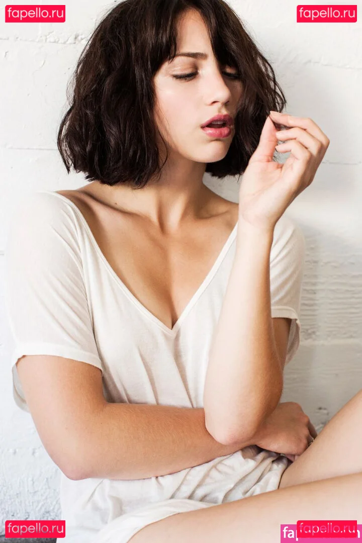 Emily Rudd Onlyfans Photo Gallery 