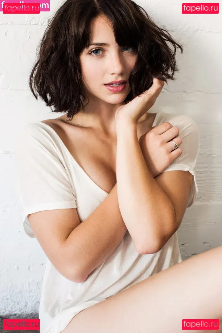 Emily Rudd Onlyfans Photo Gallery 