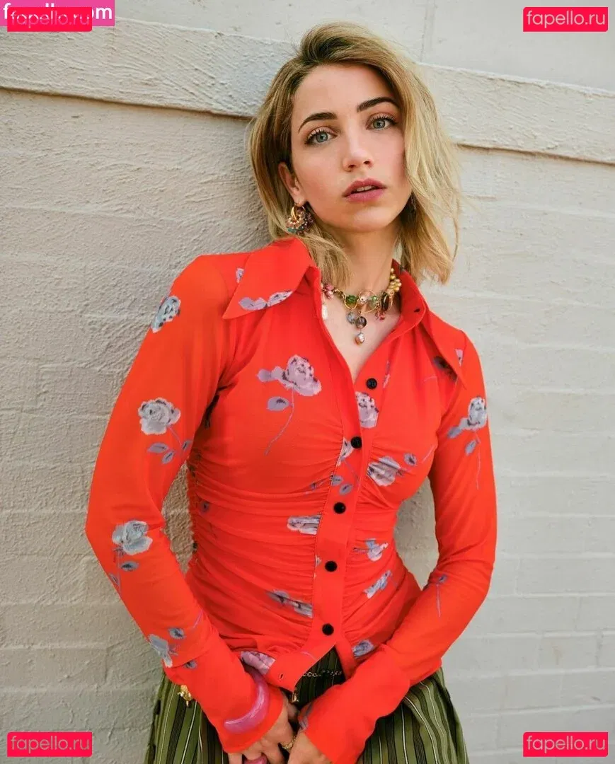 Emily Rudd Onlyfans Photo Gallery 