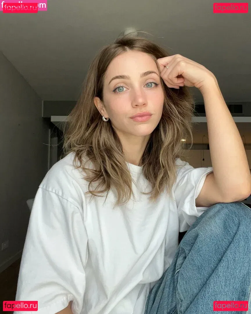 Emily Rudd Onlyfans Photo Gallery 