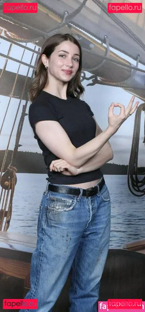 Emily Rudd Onlyfans Photo Gallery 