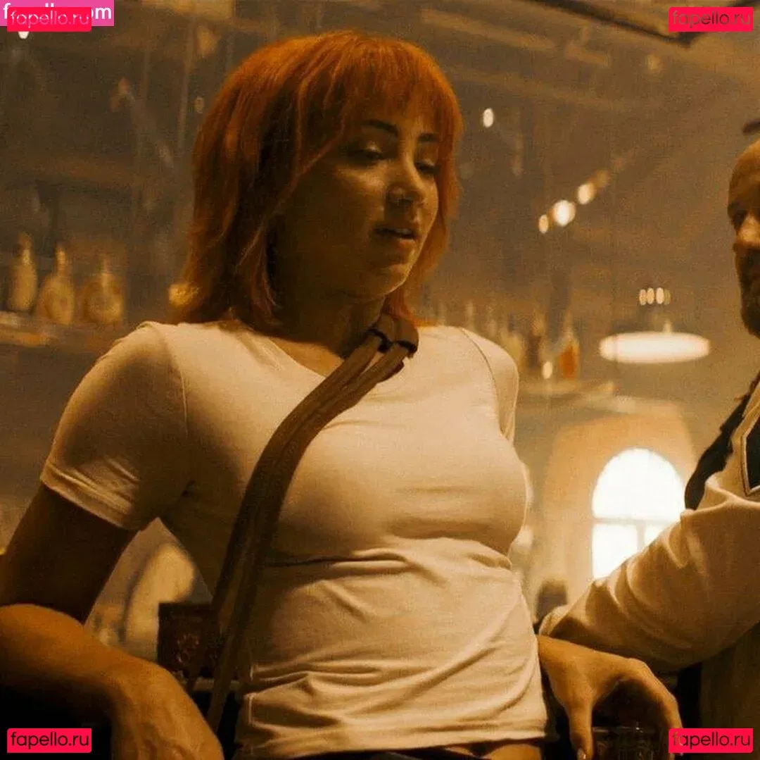 Emily Rudd Onlyfans Photo Gallery 