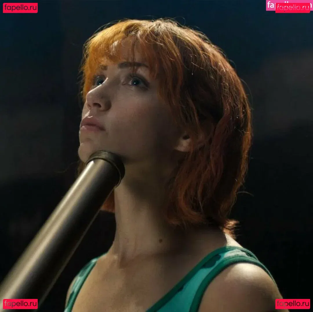 Emily Rudd Onlyfans Photo Gallery 