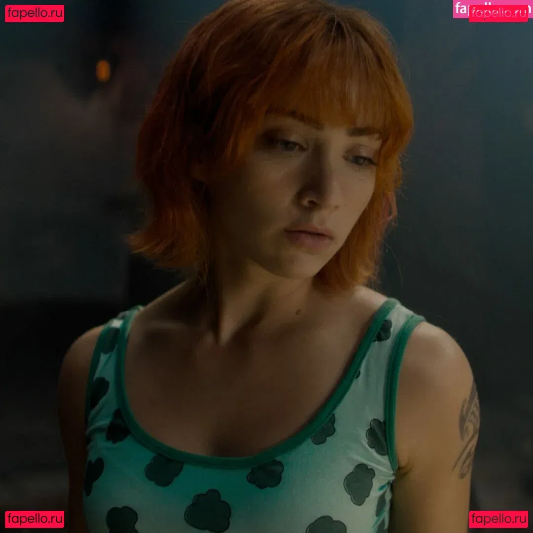 Emily Rudd Onlyfans Photo Gallery 