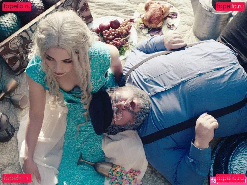 Emily Rudd Onlyfans Photo Gallery 