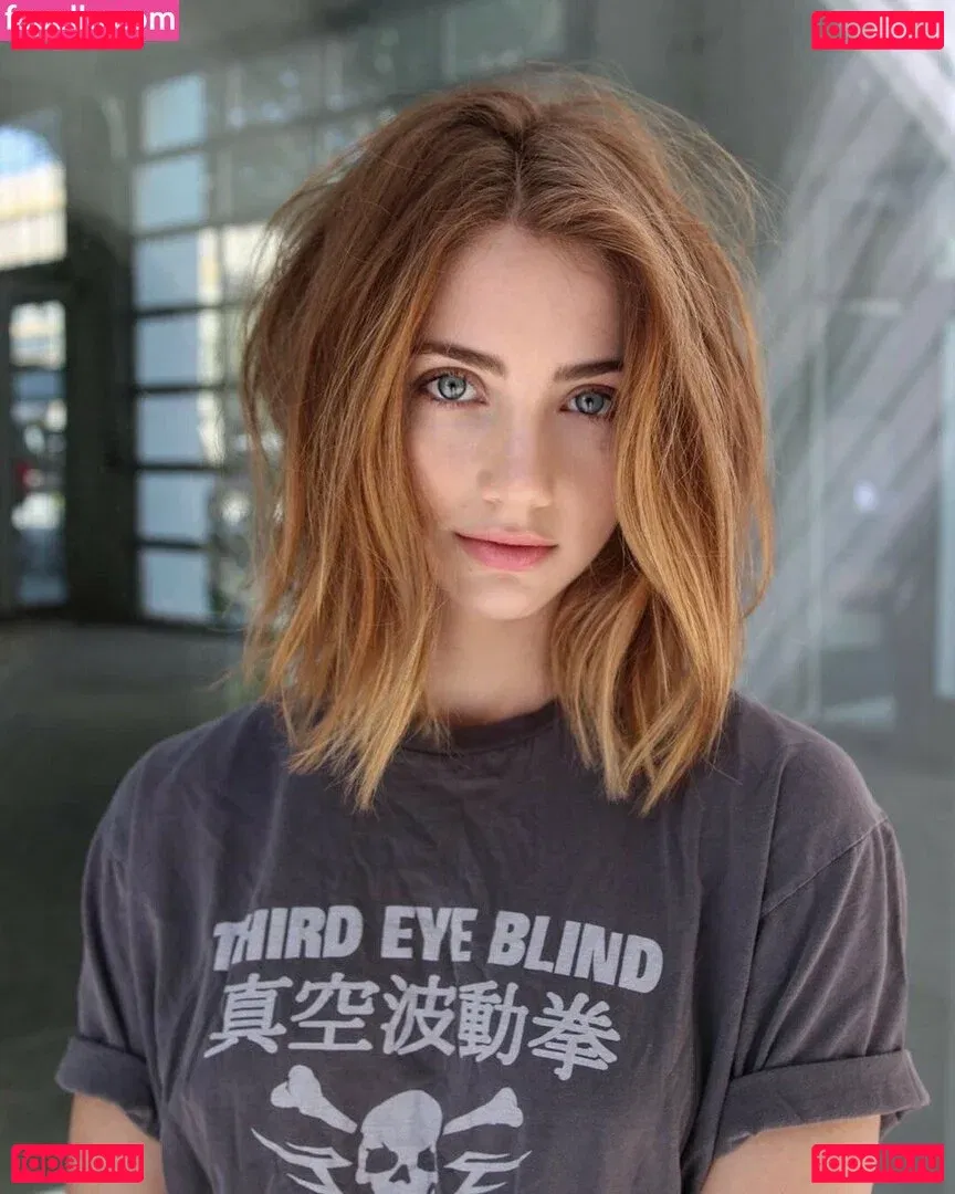 Emily Rudd Onlyfans Photo Gallery 
