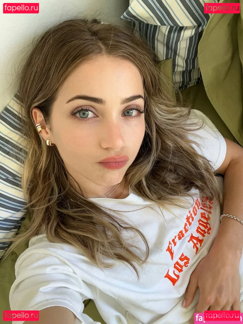 Emily Rudd Onlyfans Photo Gallery 
