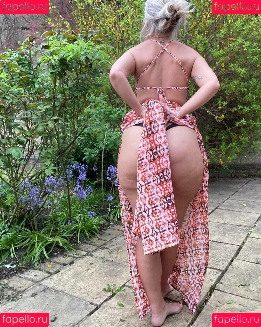 Axellepeach_ Onlyfans Photo Gallery 