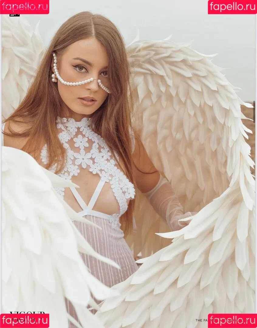 Anna Zapala Onlyfans Photo Gallery 