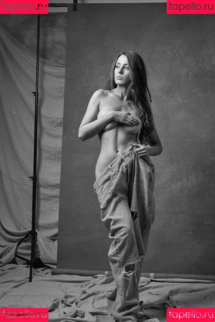 Anna Zapala Onlyfans Photo Gallery 