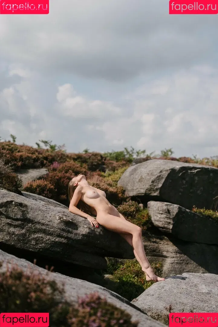 Anna Zapala Onlyfans Photo Gallery 
