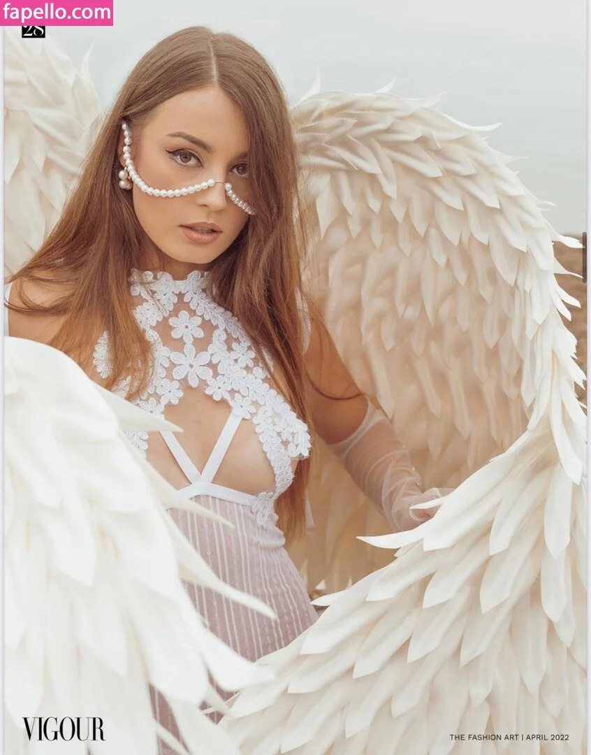 Anna Zapala Onlyfans Photo Gallery 