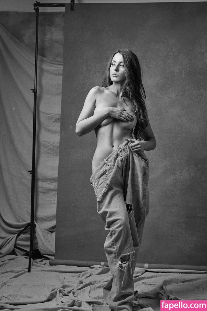 Anna Zapala Onlyfans Photo Gallery 