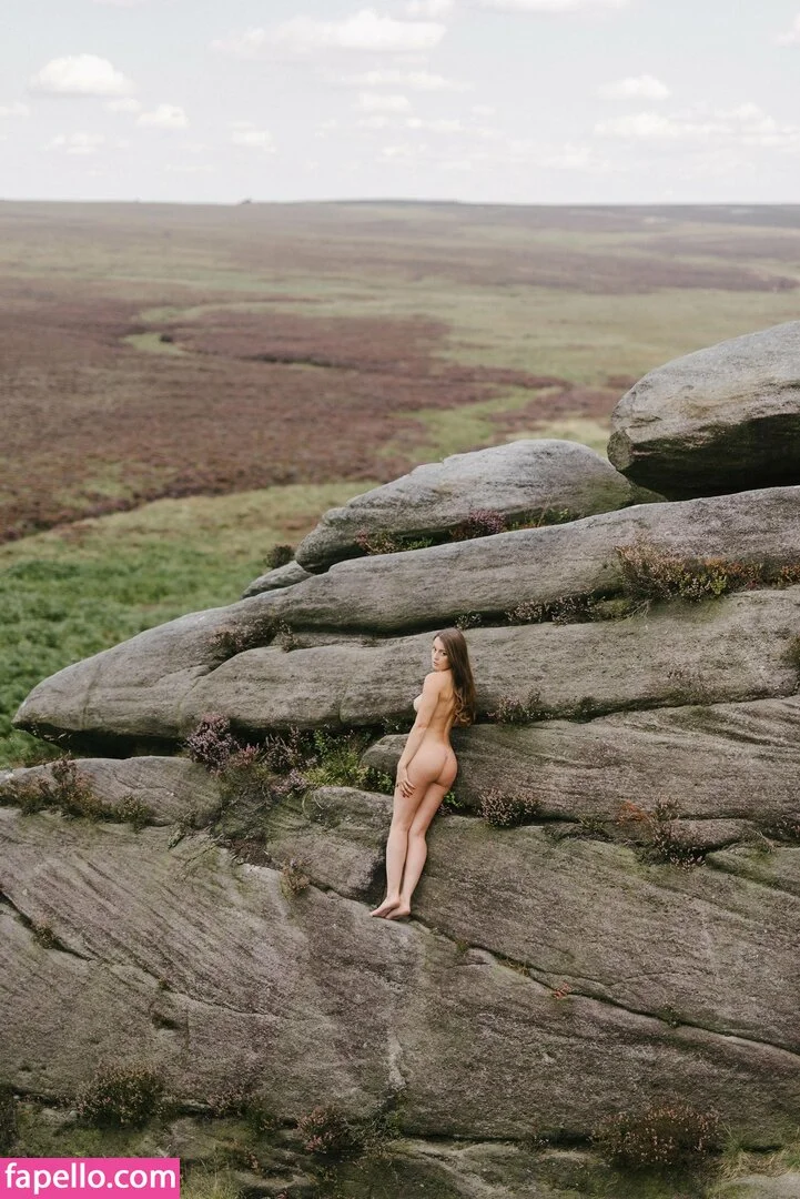 Anna Zapala Onlyfans Photo Gallery 