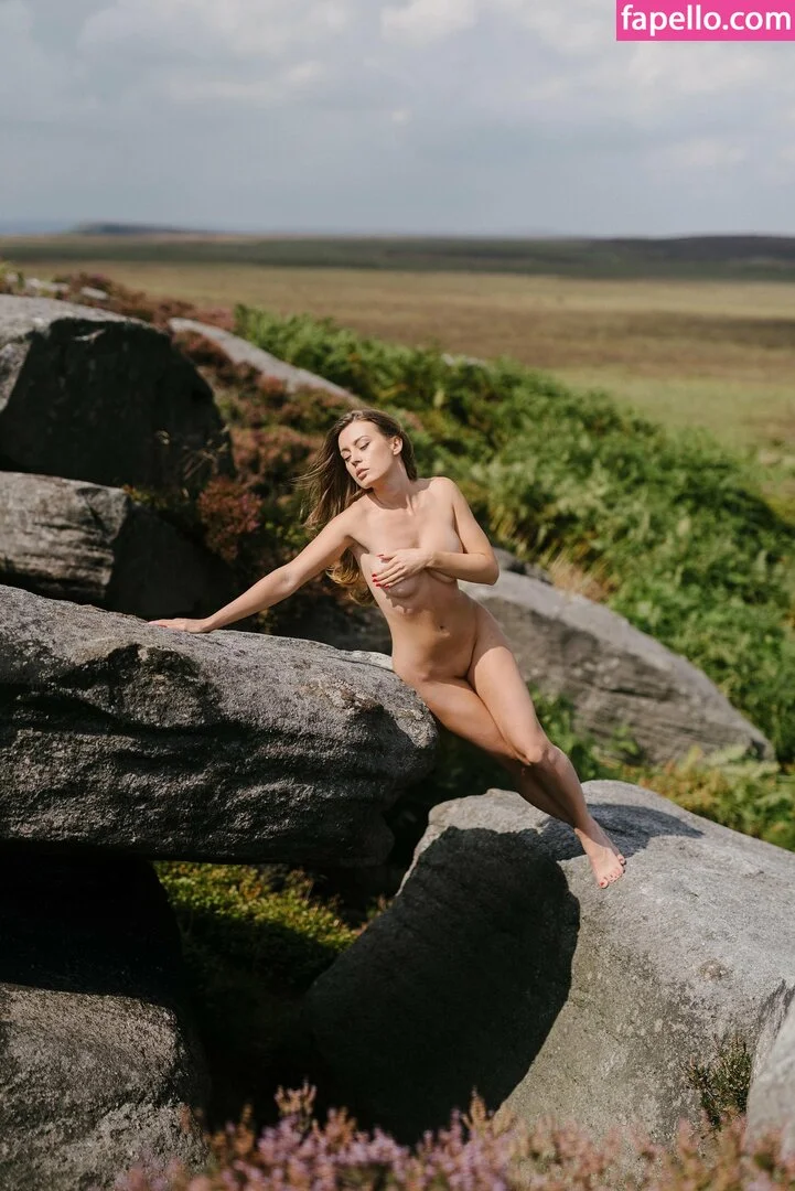 Anna Zapala Onlyfans Photo Gallery 