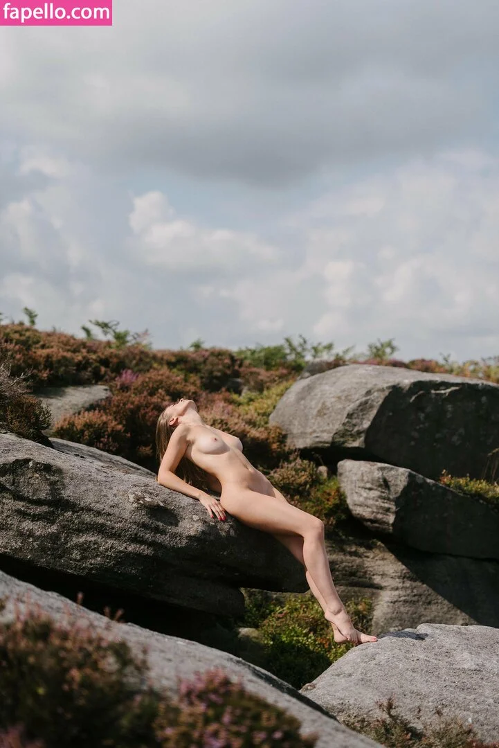 Anna Zapala Onlyfans Photo Gallery 