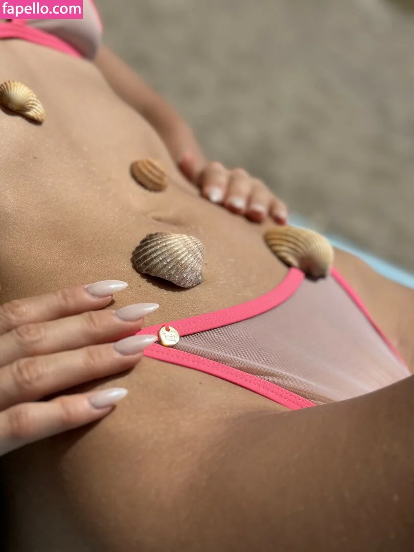 Anna Zapala Onlyfans Photo Gallery 