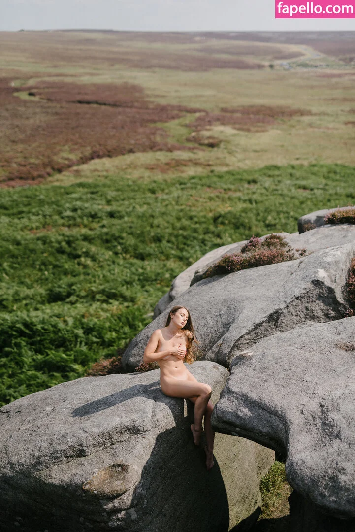 Anna Zapala Onlyfans Photo Gallery 