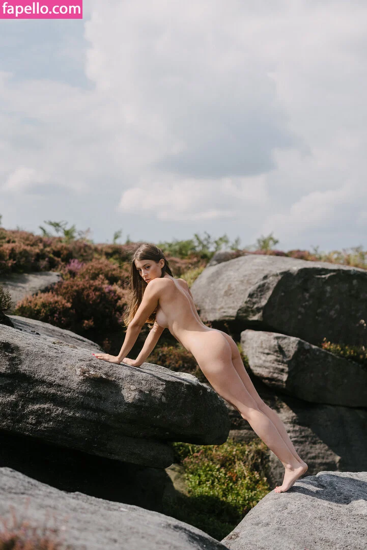 Anna Zapala Onlyfans Photo Gallery 