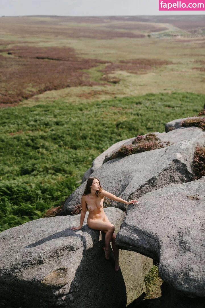 Anna Zapala Onlyfans Photo Gallery 