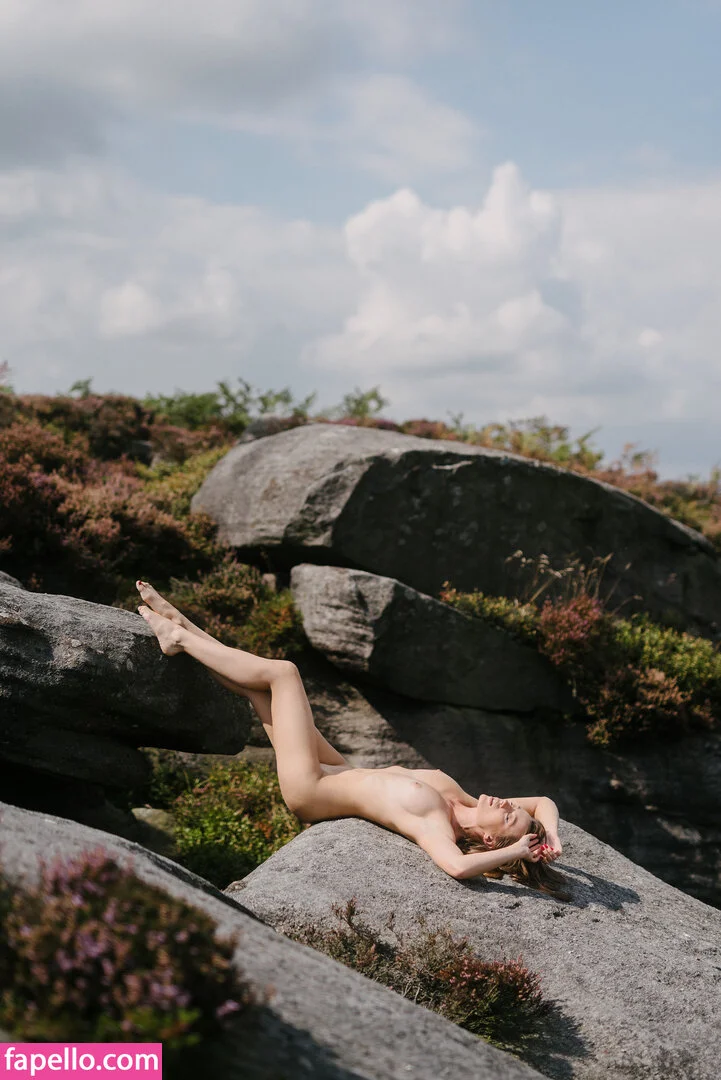 Anna Zapala Onlyfans Photo Gallery 