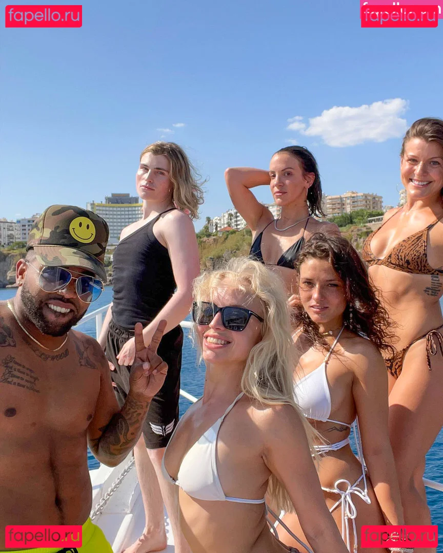 Chanyota Onlyfans Photo Gallery 