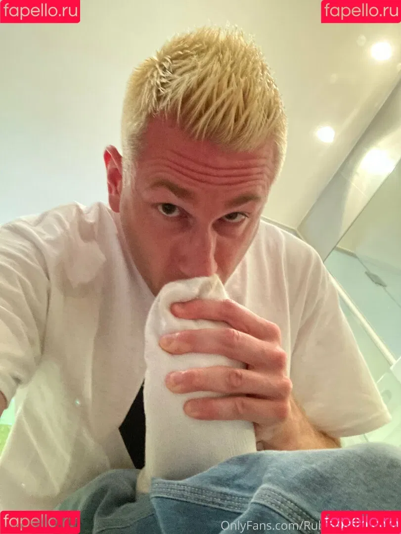 rubberskaterboy Onlyfans Photo Gallery 
