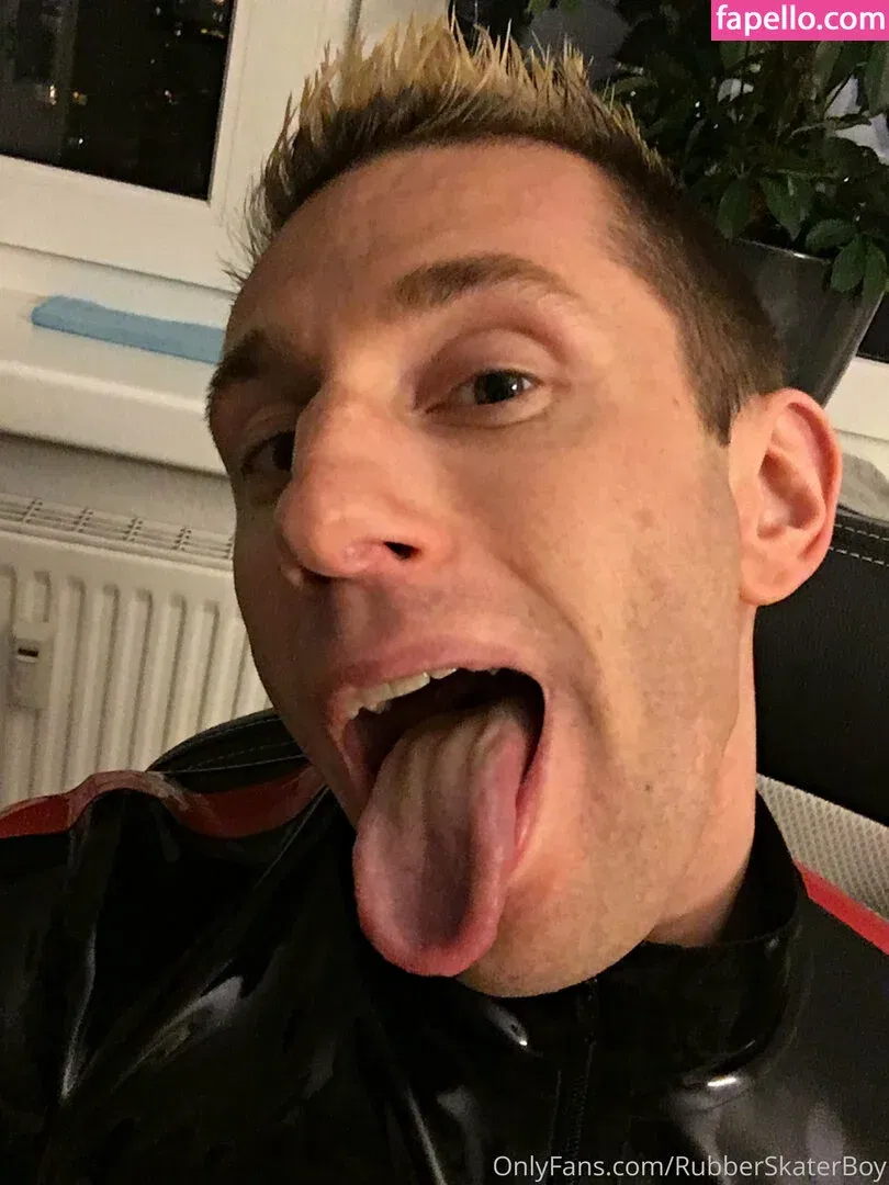 rubberskaterboy Onlyfans Photo Gallery 