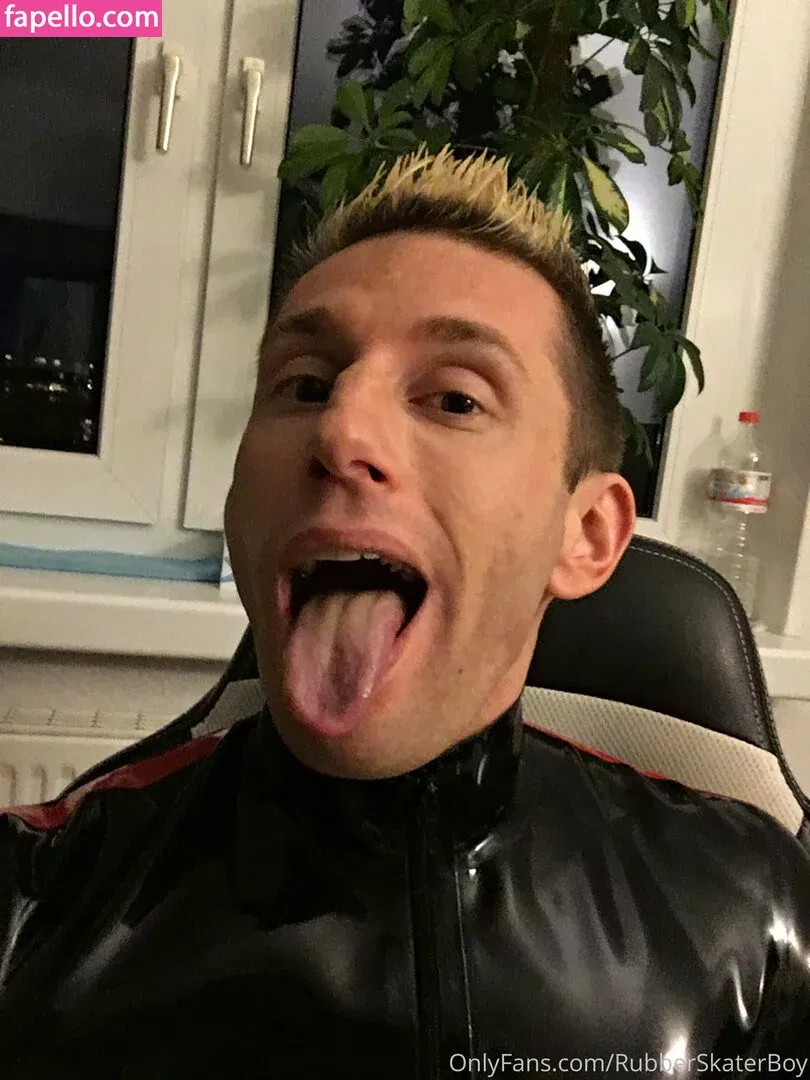 rubberskaterboy Onlyfans Photo Gallery 