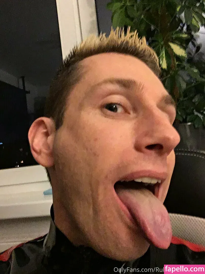 rubberskaterboy Onlyfans Photo Gallery 