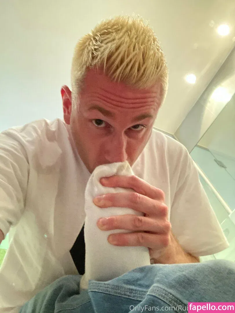 rubberskaterboy Onlyfans Photo Gallery 