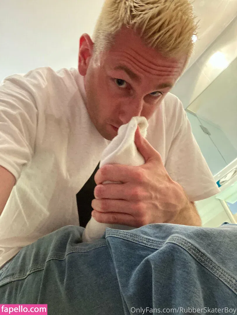 rubberskaterboy Onlyfans Photo Gallery 