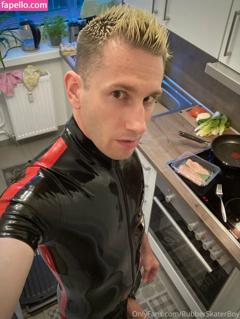 rubberskaterboy Onlyfans Photo Gallery 