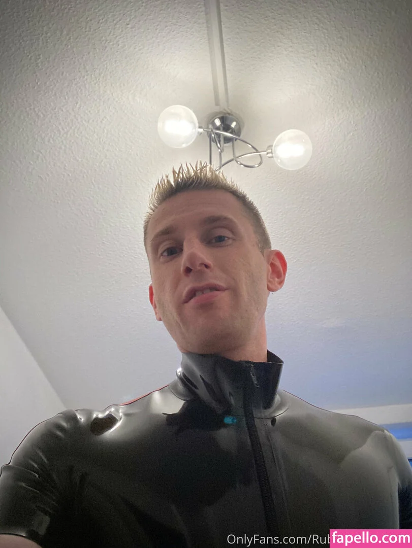 rubberskaterboy Onlyfans Photo Gallery 